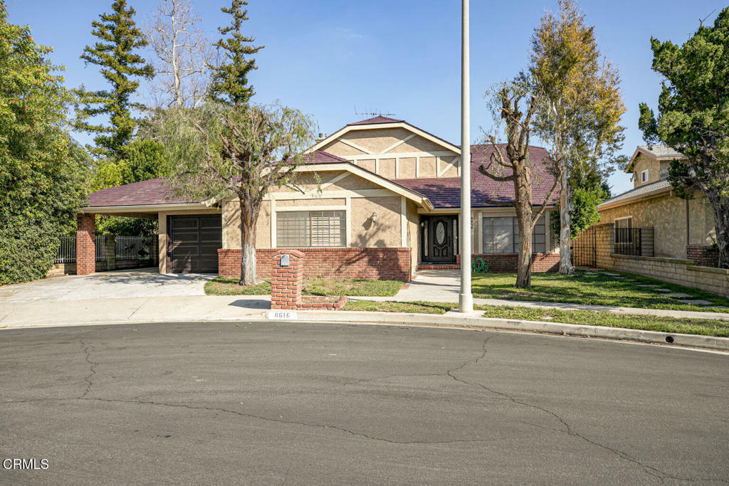 Property Photo: 8616 Blauvelt Place CA 91325