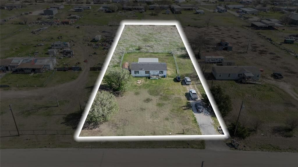 Property Photo:  9020 Sallys Way  TX 76009 