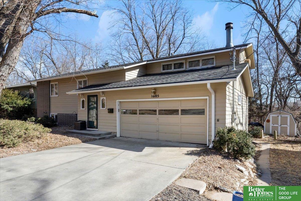 Property Photo: 1605 Washington Street NE 68005