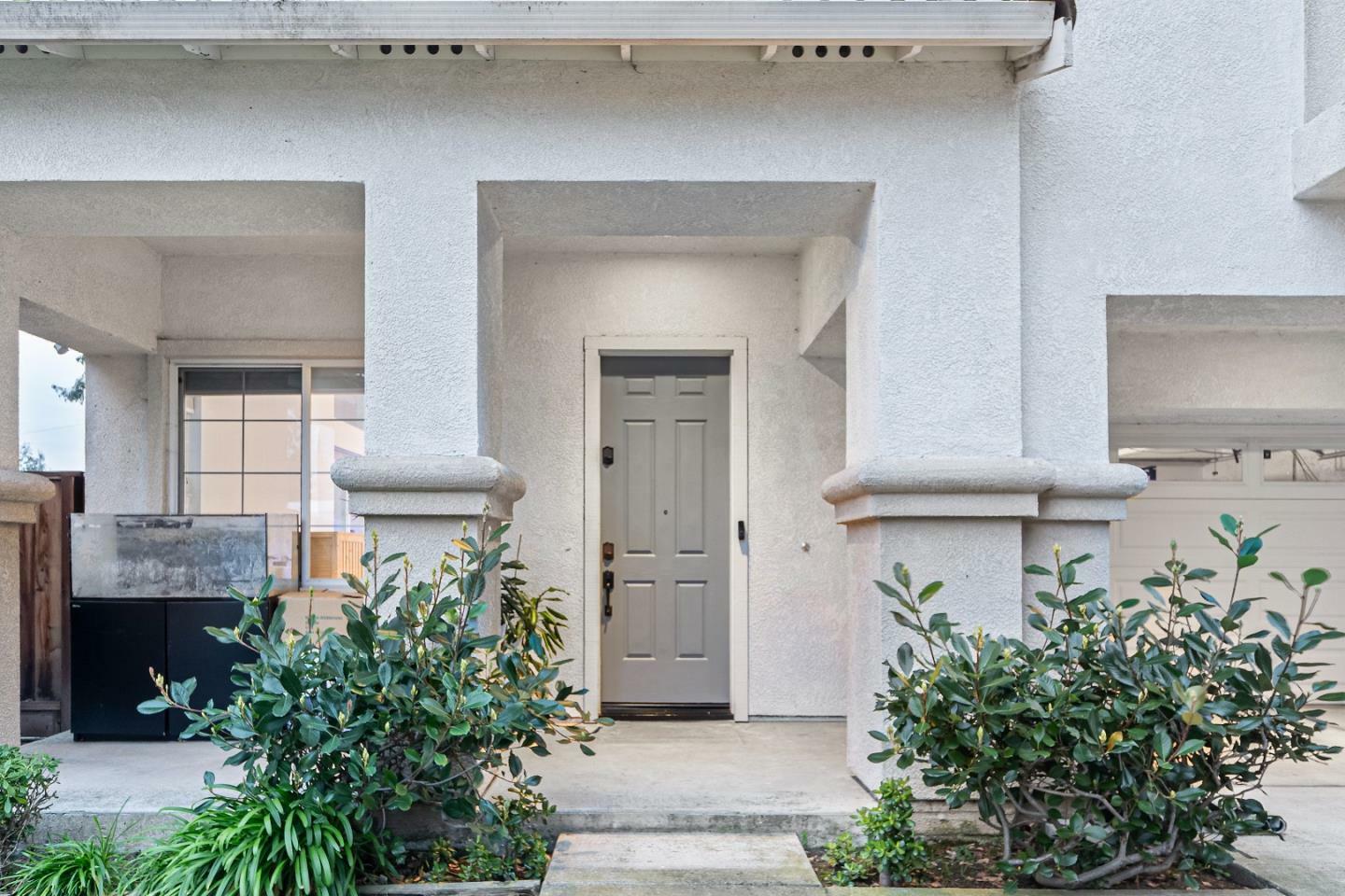 Property Photo:  708 Raineer Court  CA 94577 
