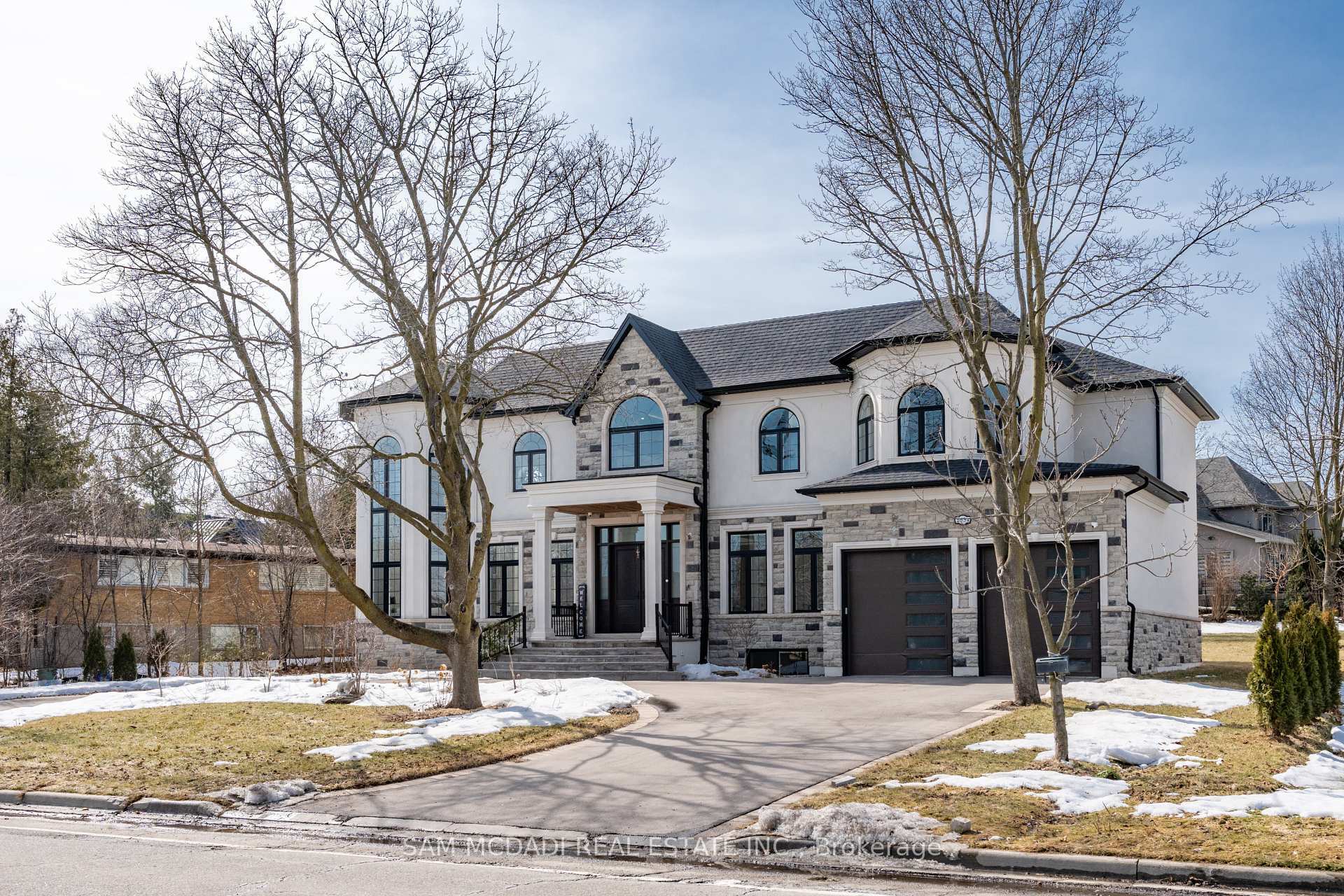 Property Photo: 2554 Liruma Road ON L5K 1Y6