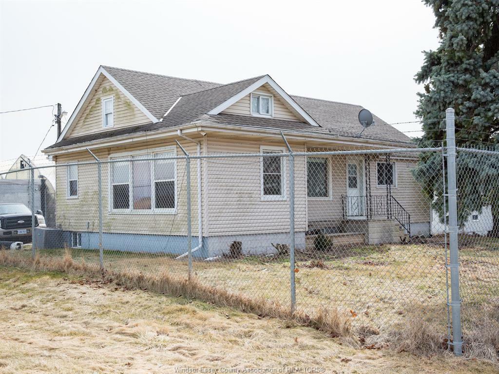 Property Photo: 588 Mersea Rd 12 ON N8H 3V8