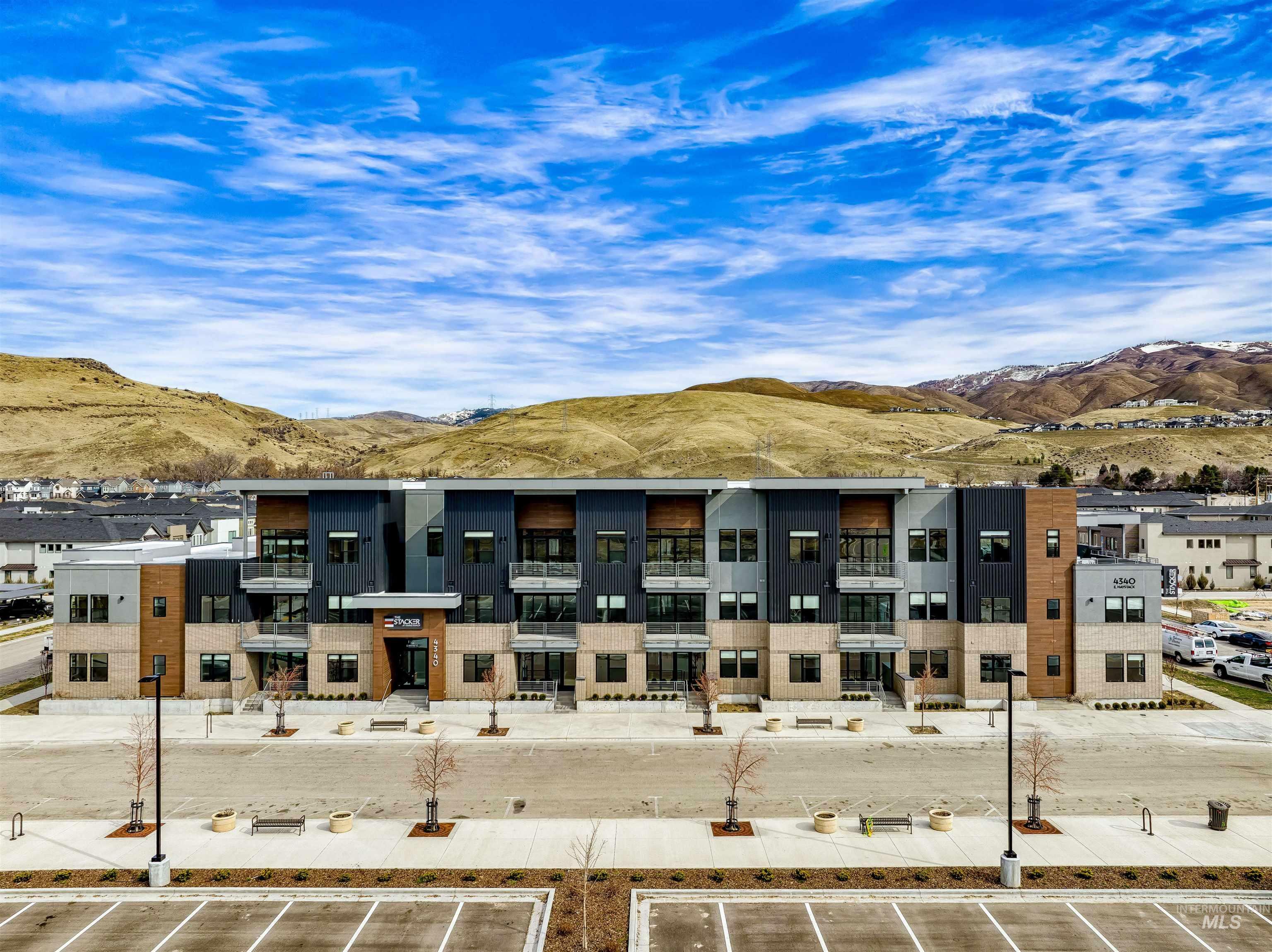 Property Photo: 4340 E Haystack St 106 ID 83716