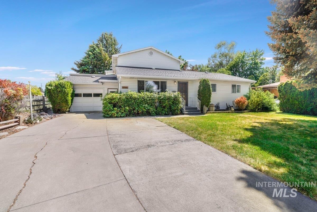 Property Photo:  2144 Crestwood Dr  ID 83301-7001 