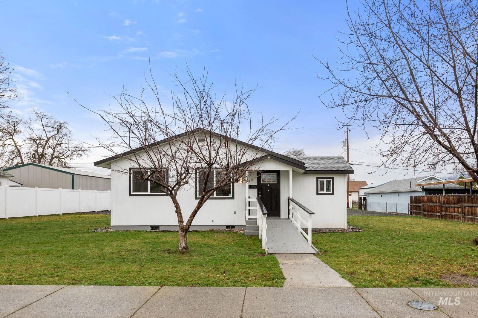 House for sale in Clarkston: 830 3rd Street, Clarkston, WA 99403