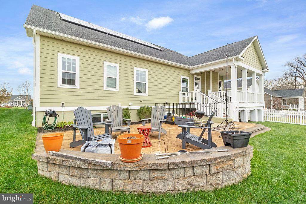 Property Photo: 41043 Rolling Pasture Lane VA 20105