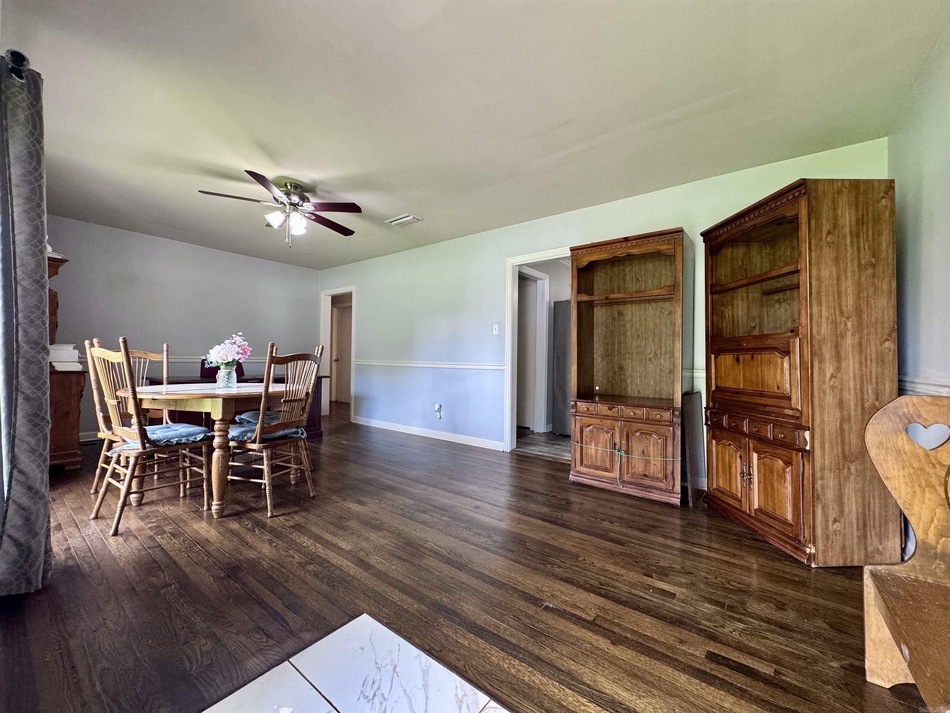 Property Photo:  2204 E Lee Ave  AR 72120 