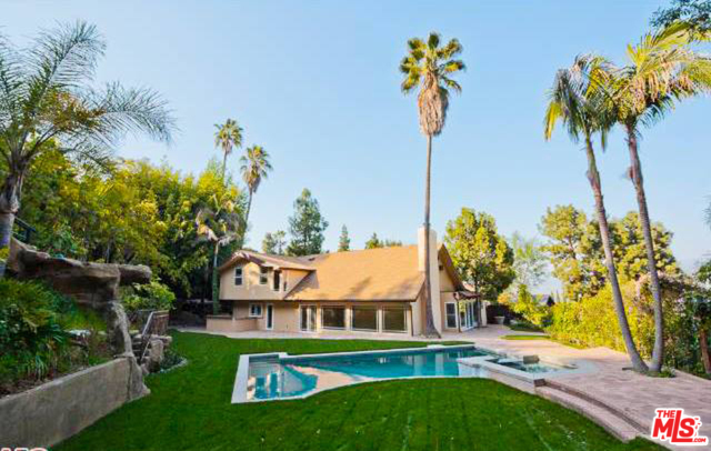 Property Photo: 10926 Alta View Dr CA 91604