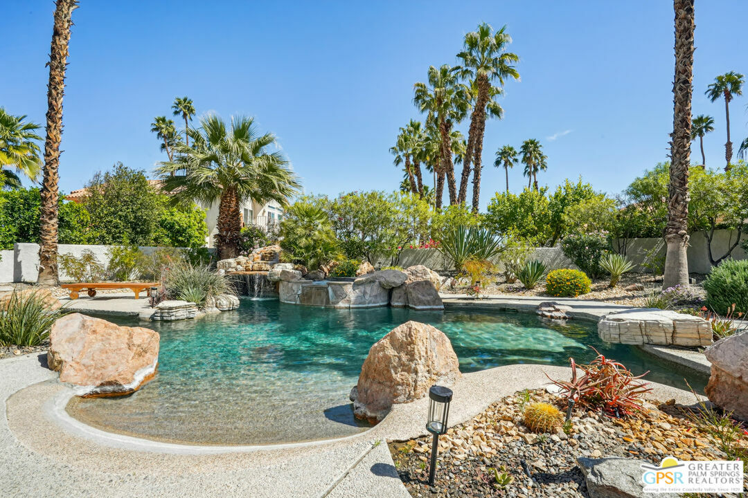 Property Photo: 364 Oakmont Dr CA 92211