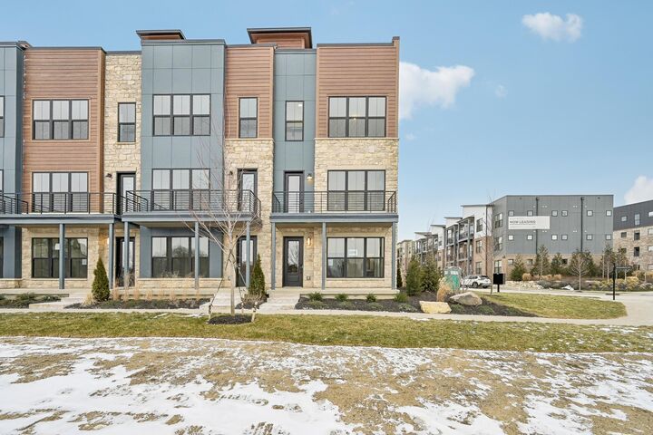 2250 Quarry Trails Drive  Columbus OH 43228 photo