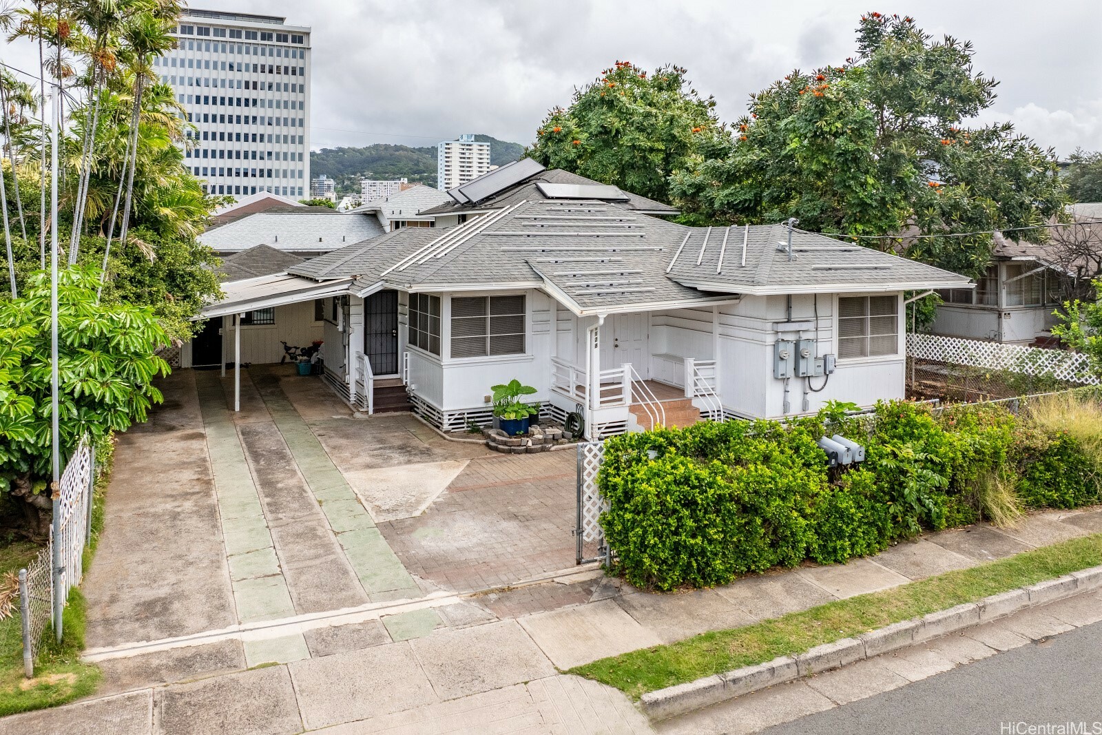 Property Photo: 1128 Elm Street HI 96814