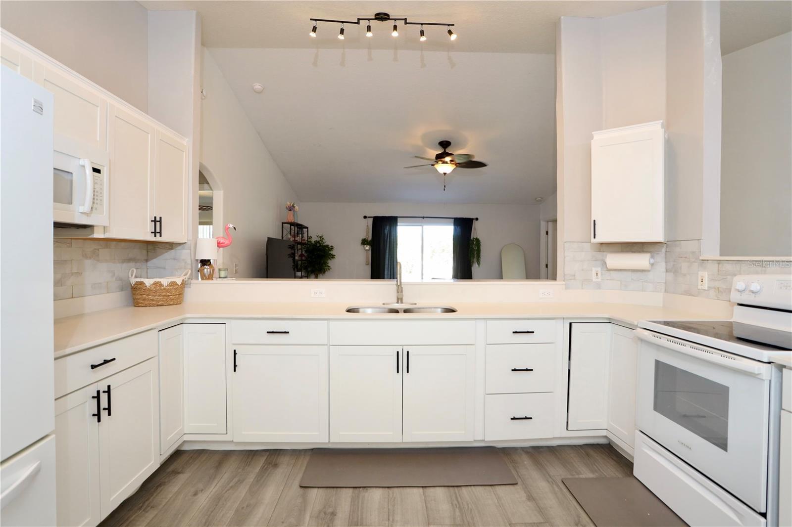 Property Photo:  7 Sequoia Way  FL 34758 