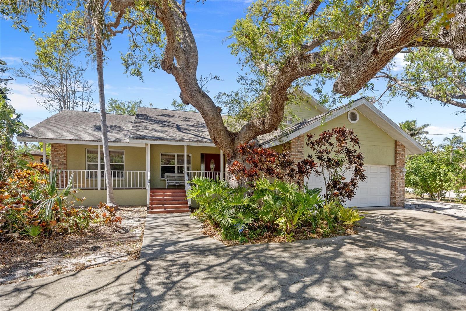 Property Photo: 4074 Redbird Circle FL 34231