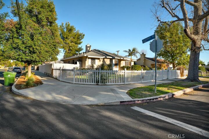 Property Photo:  7962 Cozycroft Avenue  CA 91306 