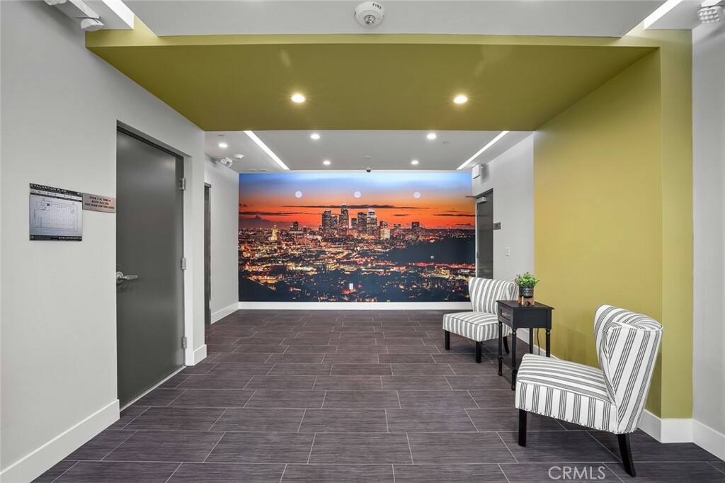 Property Photo: 5820 La Mirada Avenue 406 CA 90038