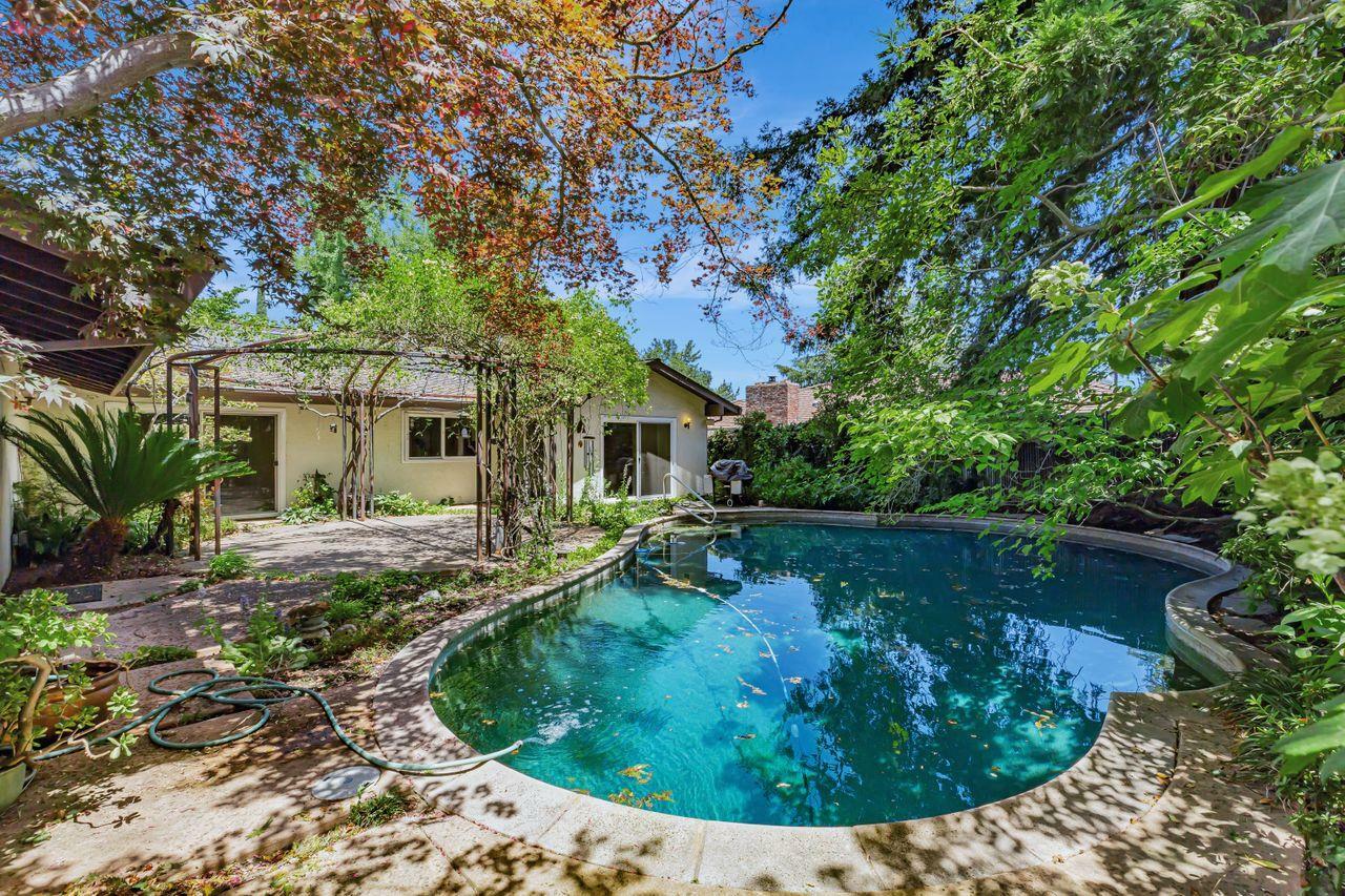 Property Photo: 9730 Mira Del Rio Drive CA 95827