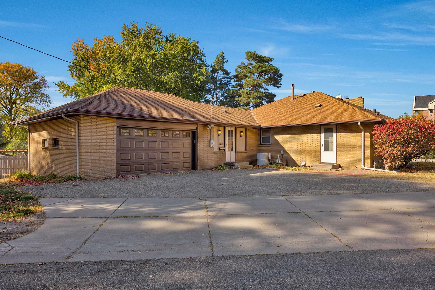 Property Photo: 4201 40th Avenue N MN 55422