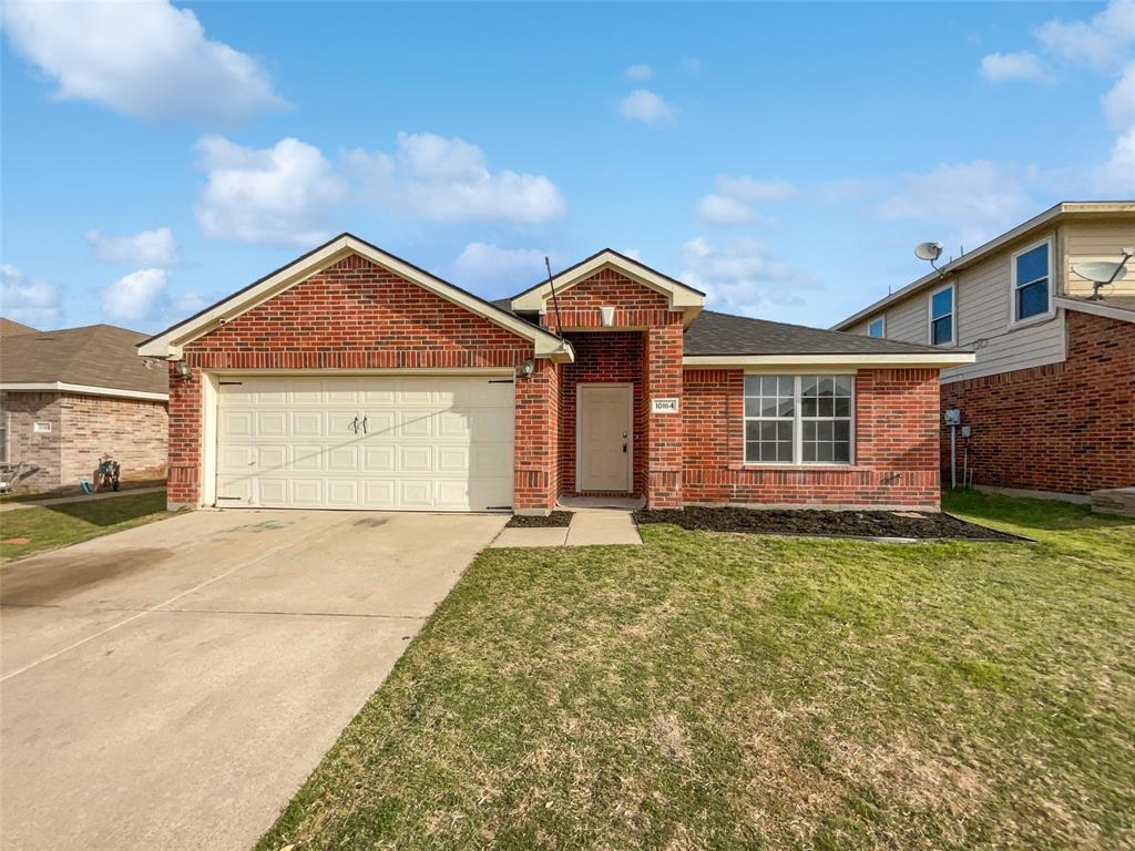 Property Photo: 10164 Chapel Springs Trail TX 76116