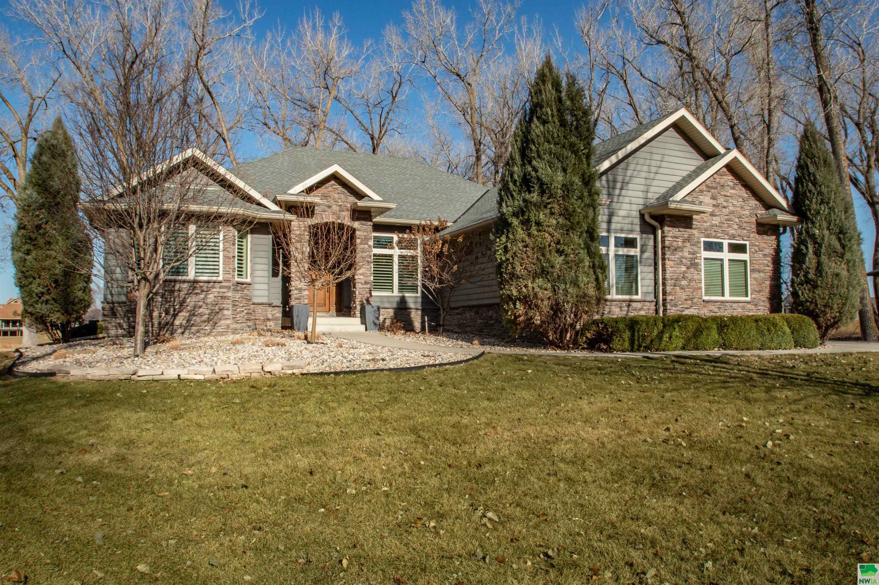 Property Photo: 871 E Sawgrass Trail SD 57049