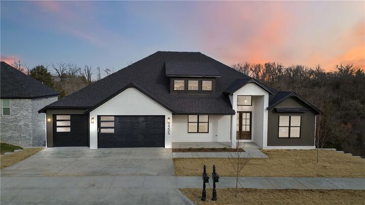Property Photo:  2205 NE Steinbeck Drive  AR 72712 
