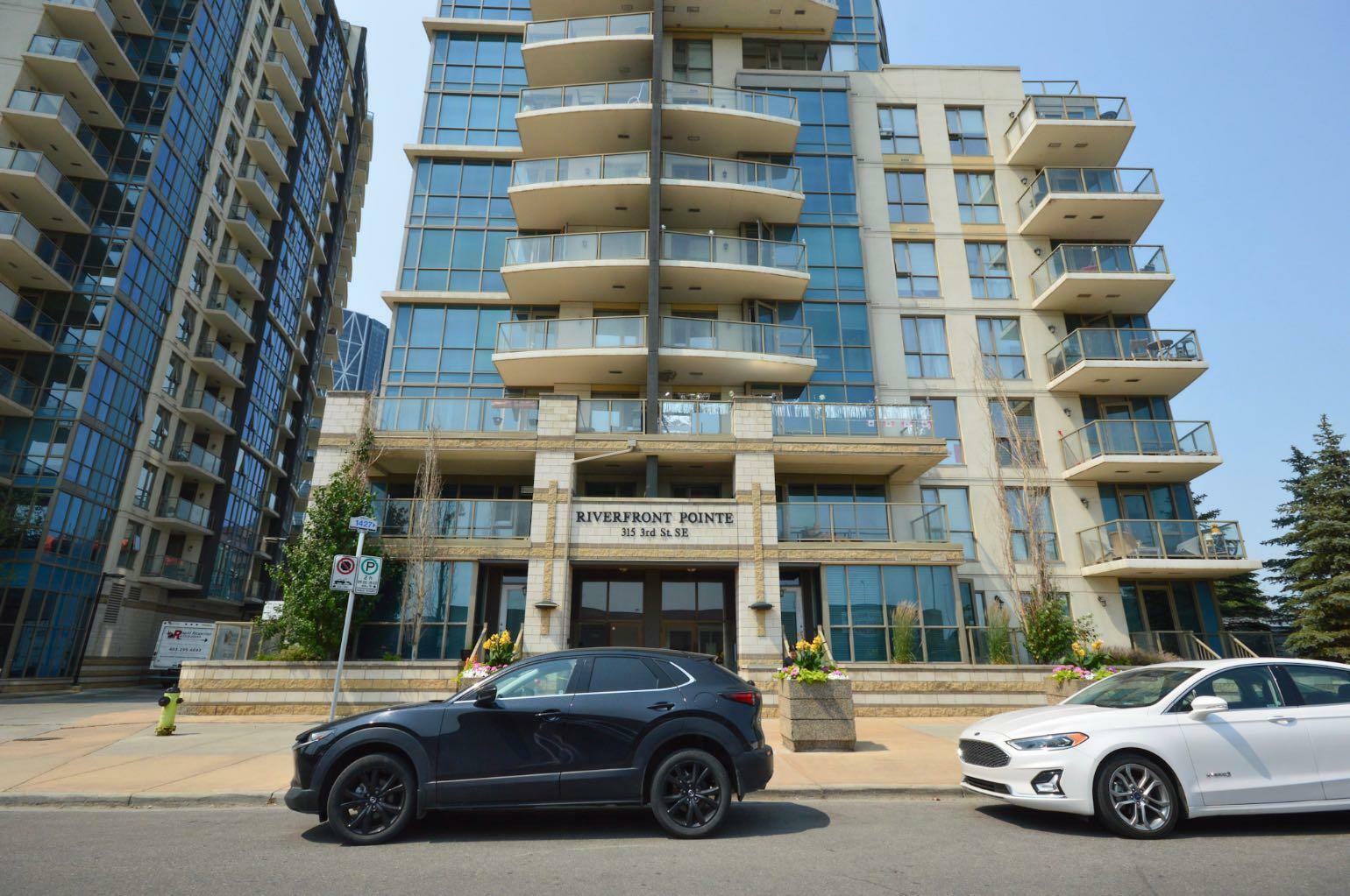 Property Photo: 315 3 Street SE 203 AB T2G 0S3