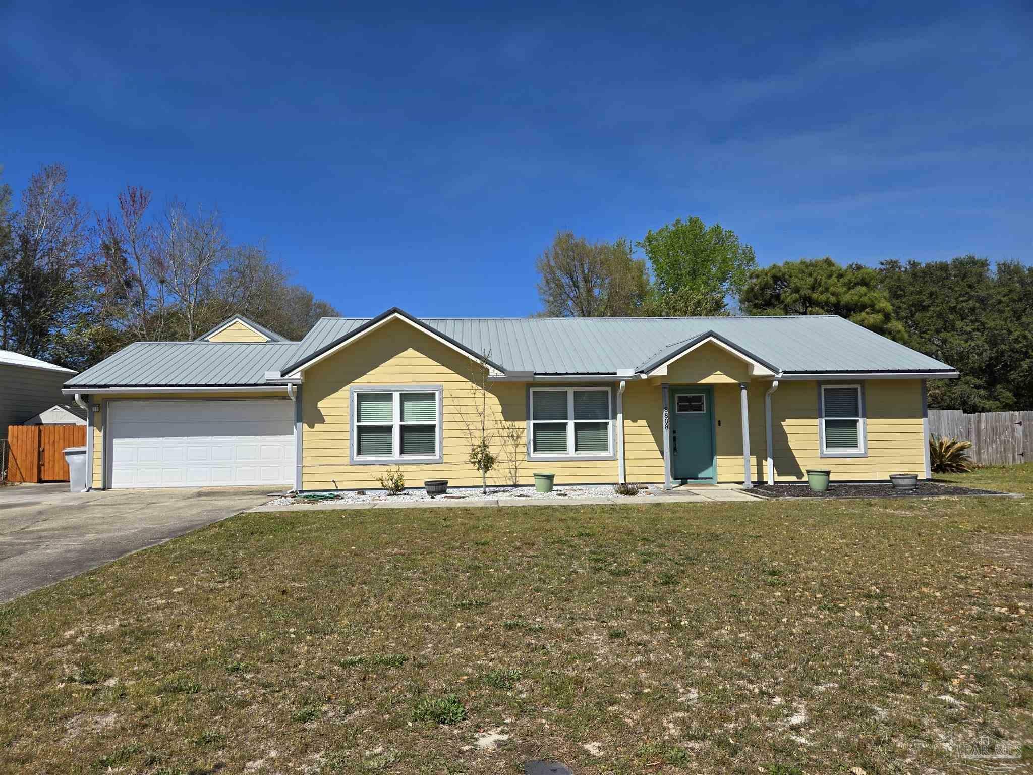 Property Photo:  8808 Waynell Ct  FL 32566 