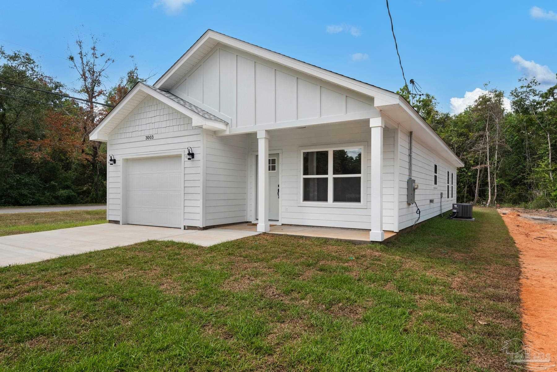Property Photo:  3007 N 15th Ave  FL 32583 