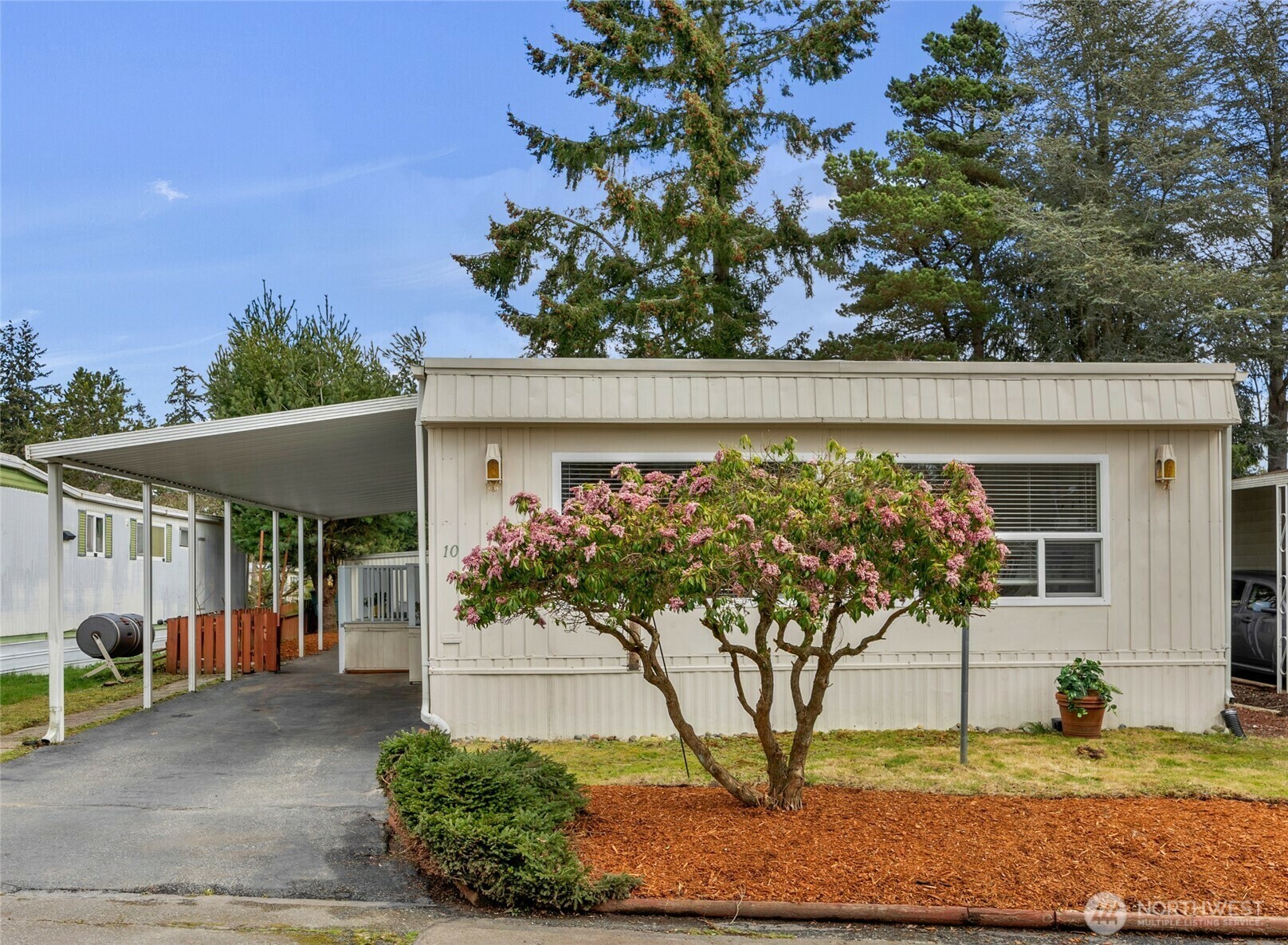 Property Photo: 5220 176th Street SW 10 WA 98037