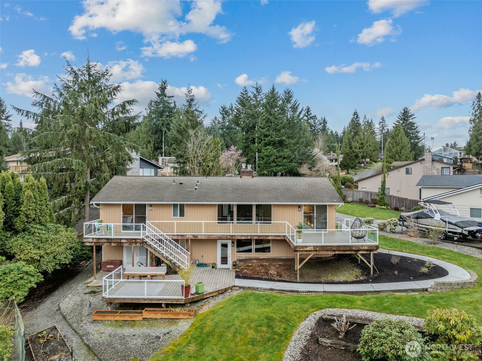 Property Photo: 4115 105th Place SE WA 98208