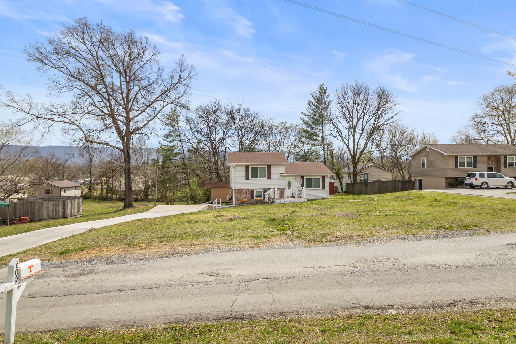 Property Photo: 609 Lawrence Street TN 37331