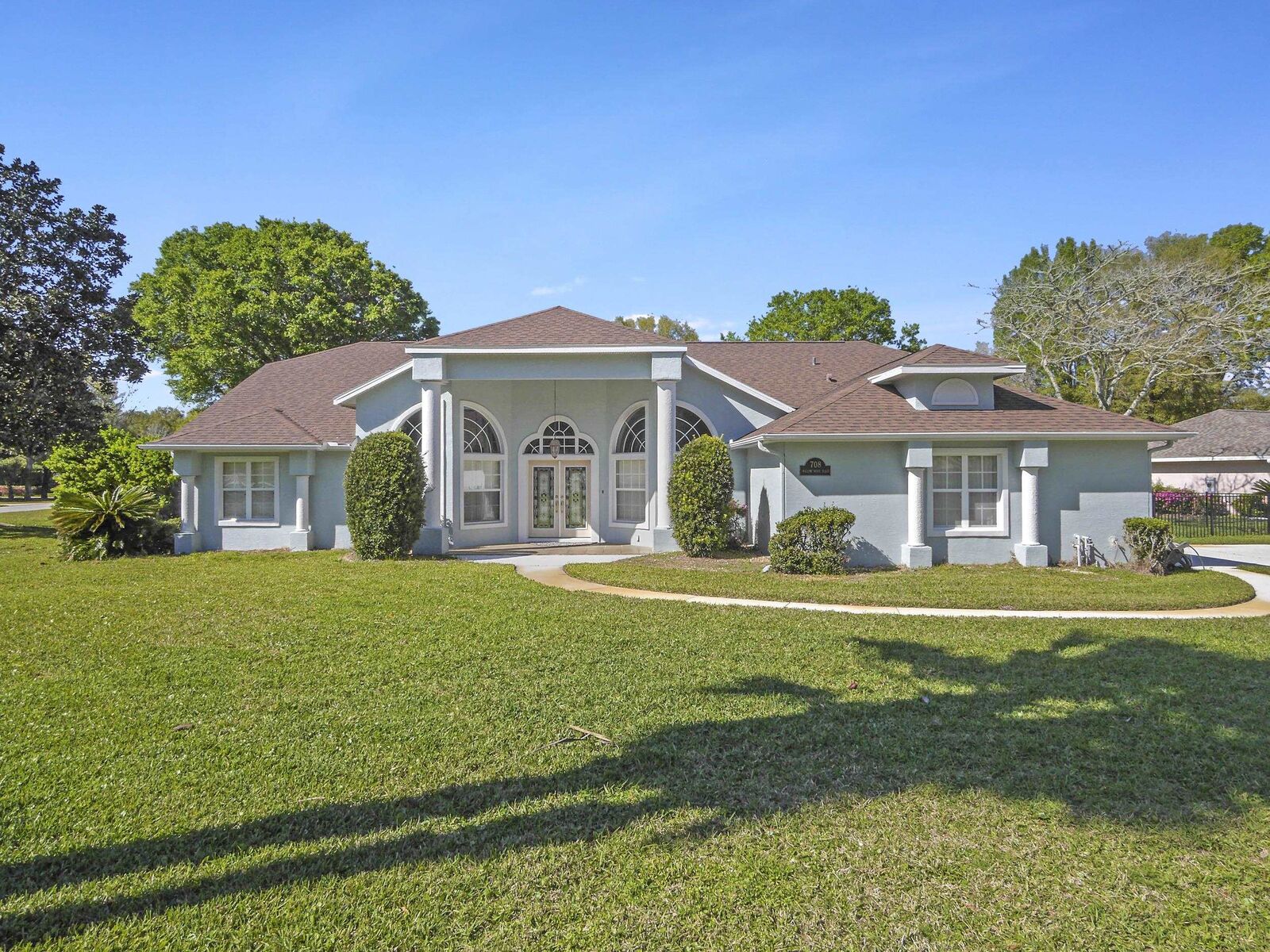 Property Photo: 708 Willow Wood Pl FL 32086