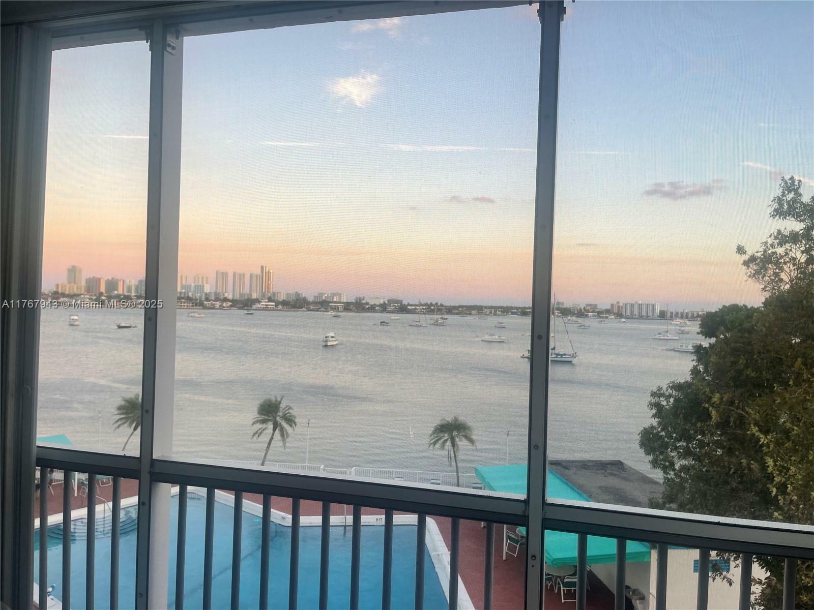 Property Photo: 2910 Point East Dr M414 FL 33160