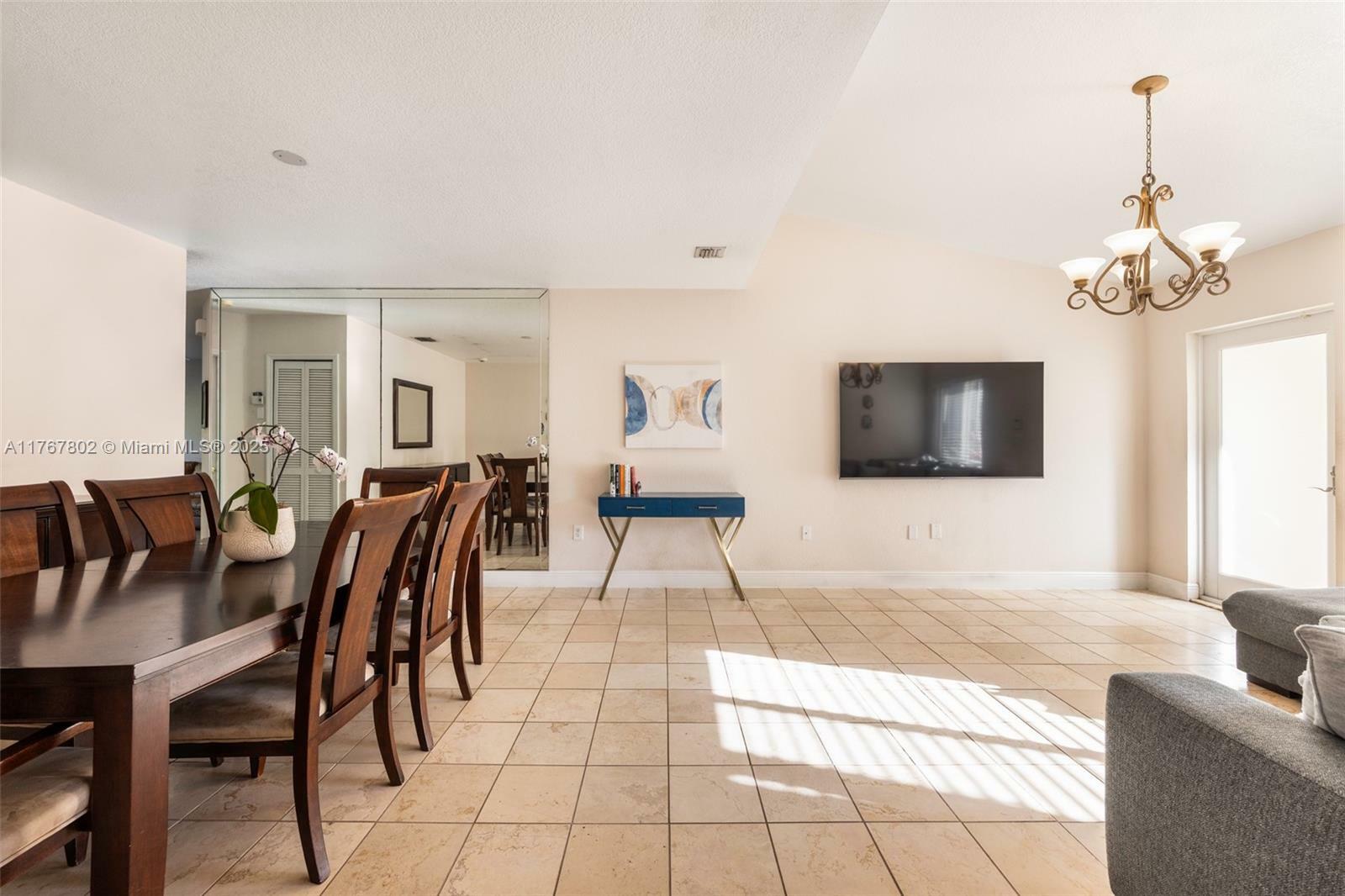 Property Photo: 870 Capri St FL 33134