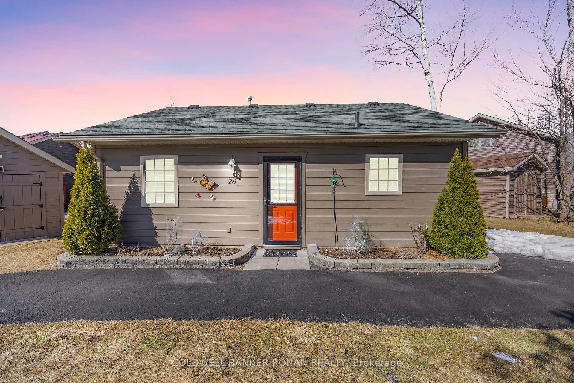 Property Photo: 26 Cabin Crescent ON L9Z 1X7
