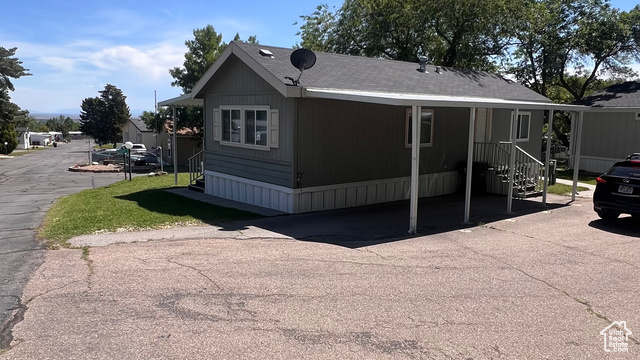 Property Photo: 186 Darlington Way UT 84041