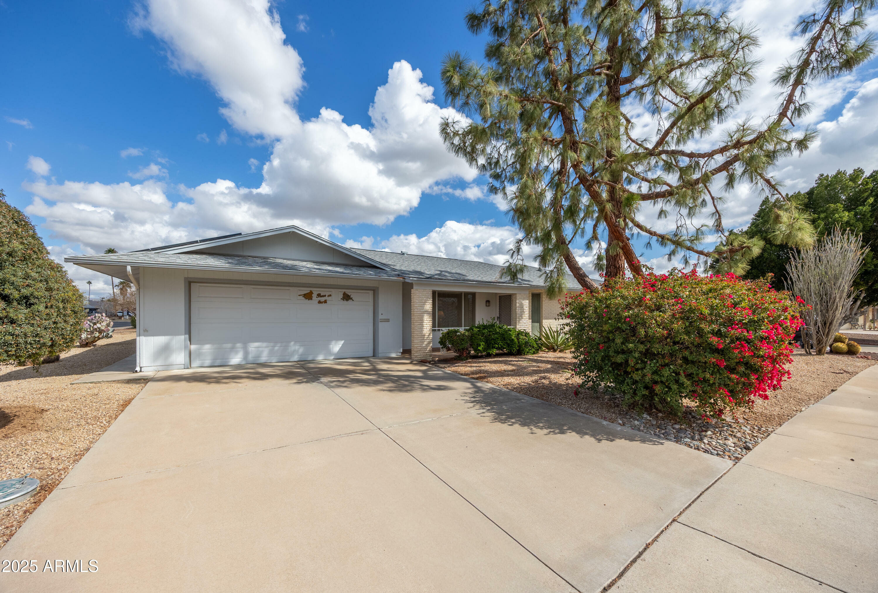 Property Photo:  10048 W Oakmont Drive  AZ 85351 