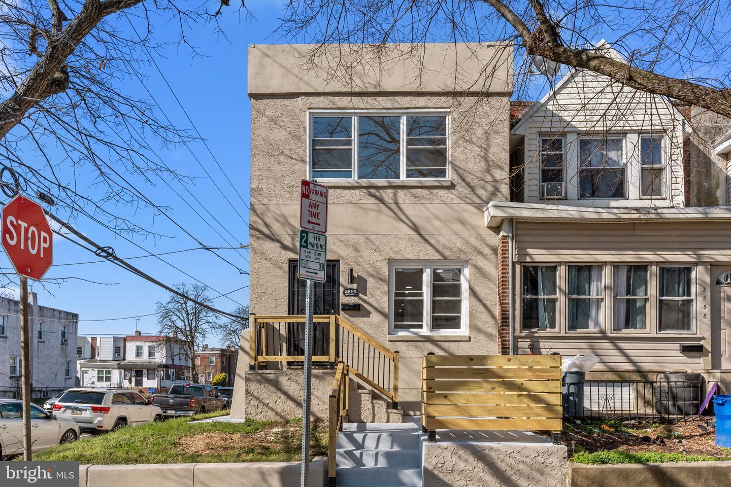 Property Photo:  2560 S Dewey Street  PA 19142 