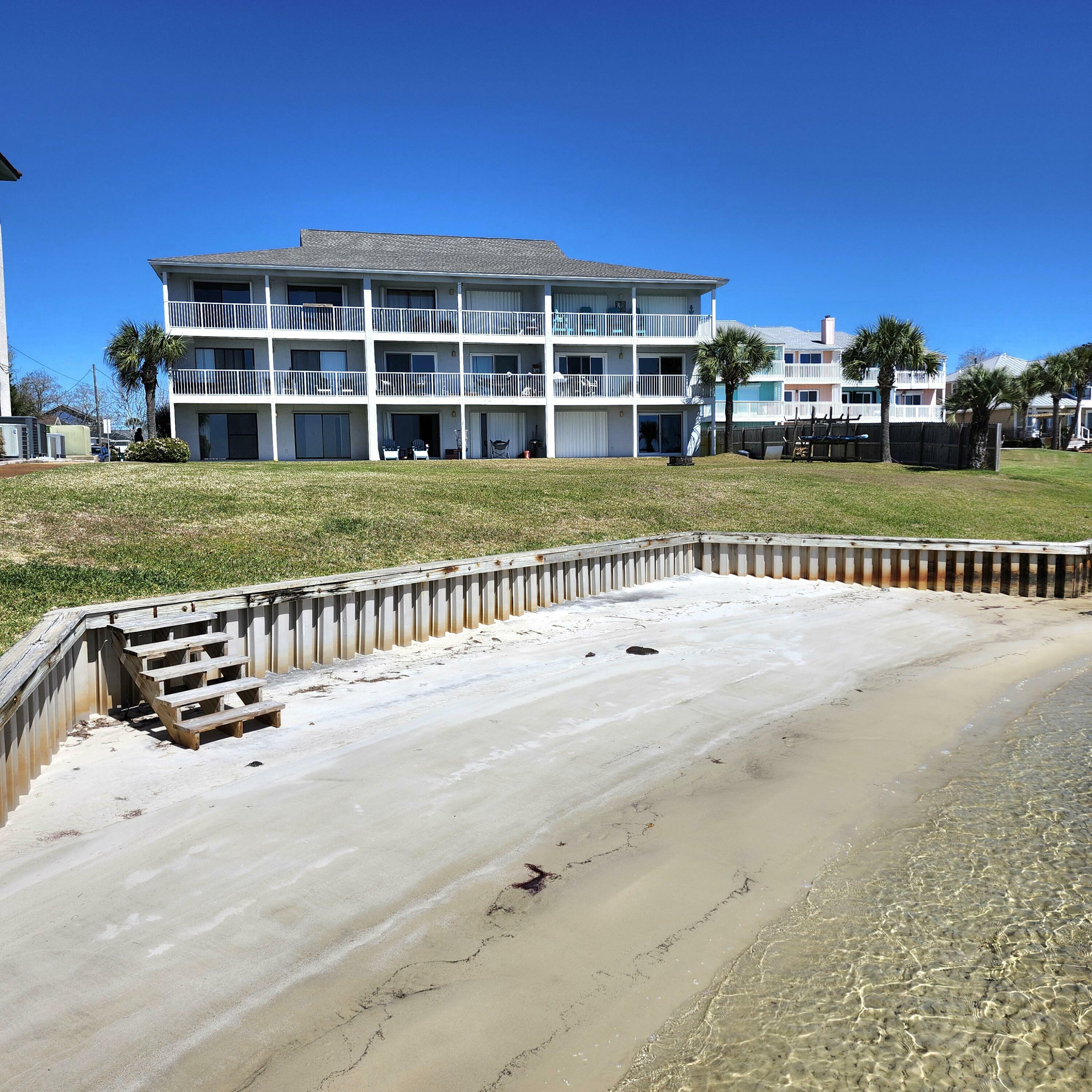 Property Photo:  1691 US-98 Apt 106  FL 32569 