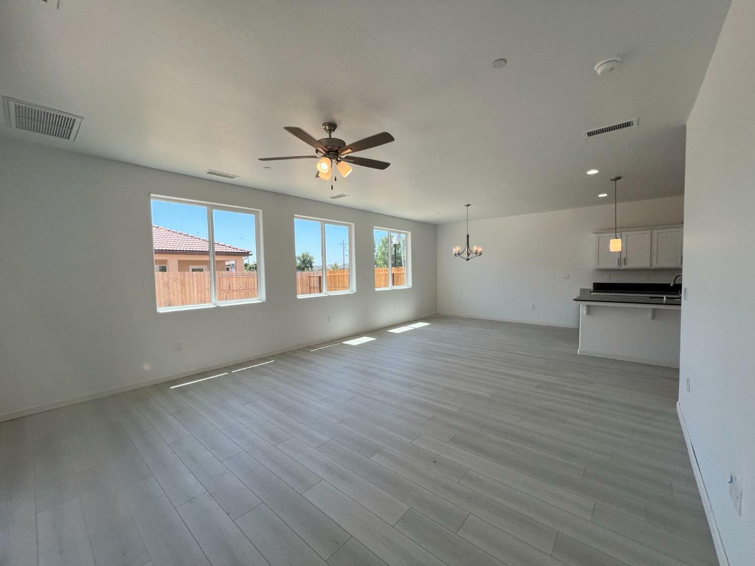 Property Photo: 1512 Crimson Way Lt 46 CA 93618