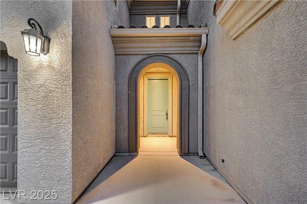 Property Photo: 1004 Bluebird Ridge Court NV 89084