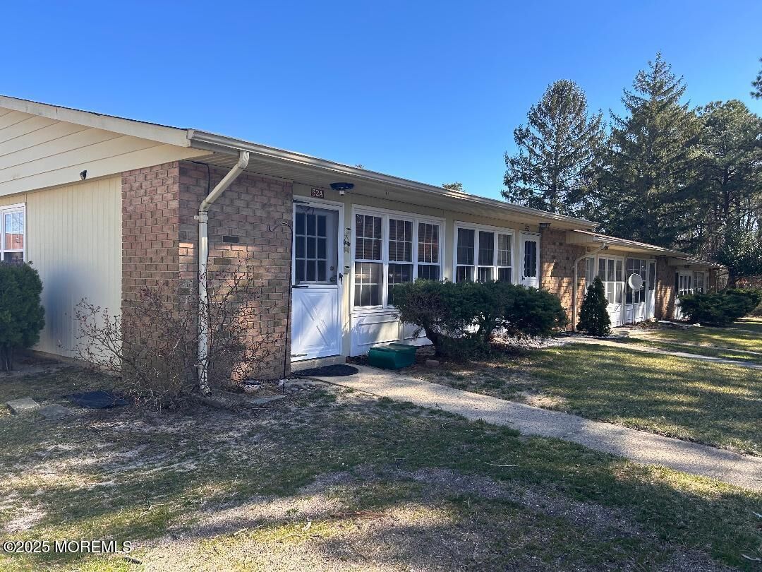 Property Photo:  