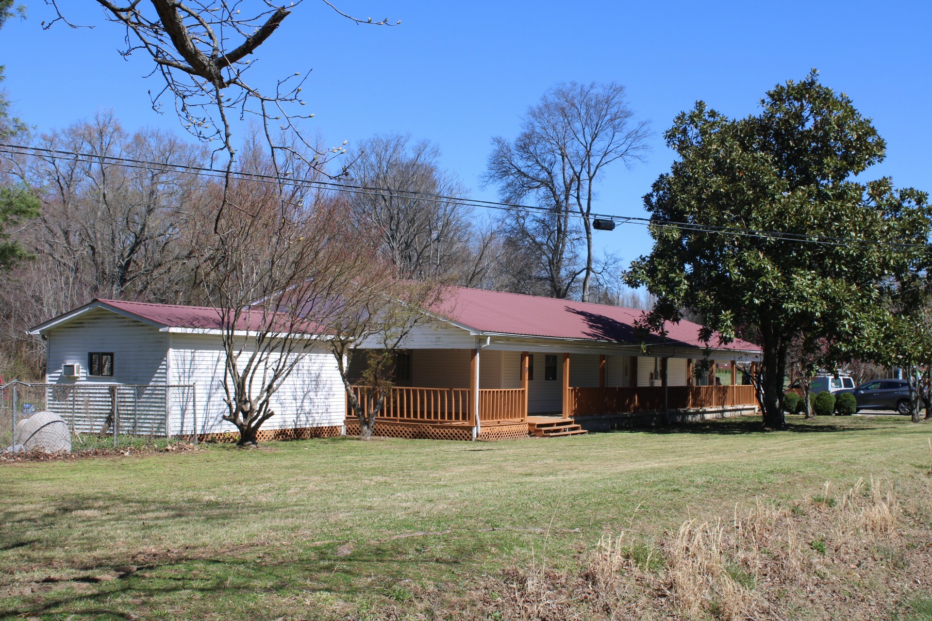 Property Photo: 5369 Hillsboro Viola Rd TN 37355