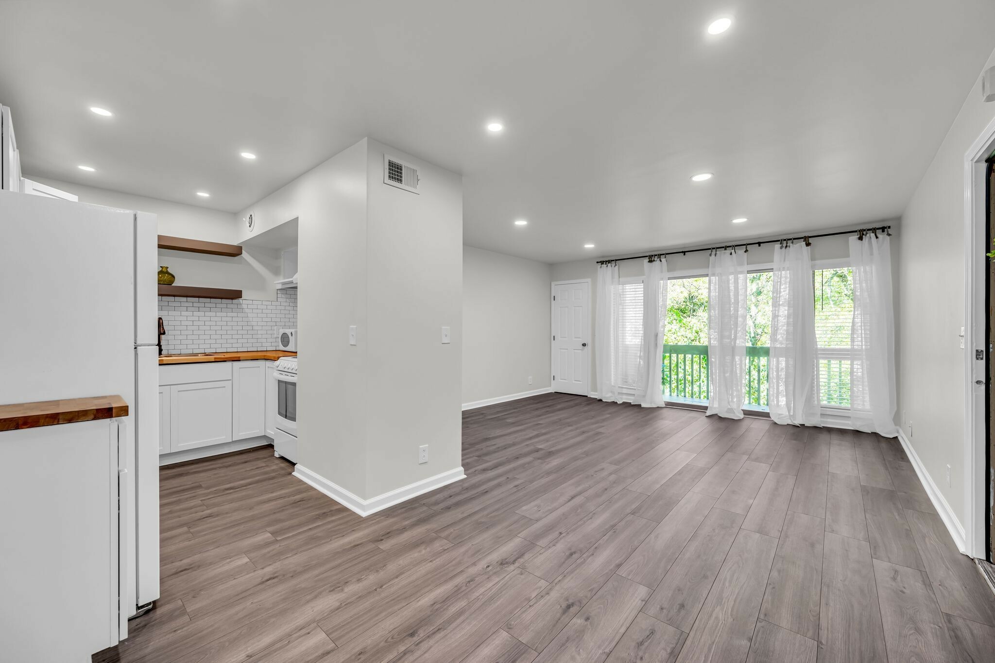 Property Photo: 21 Vaughns Gap Rd J155 TN 37205
