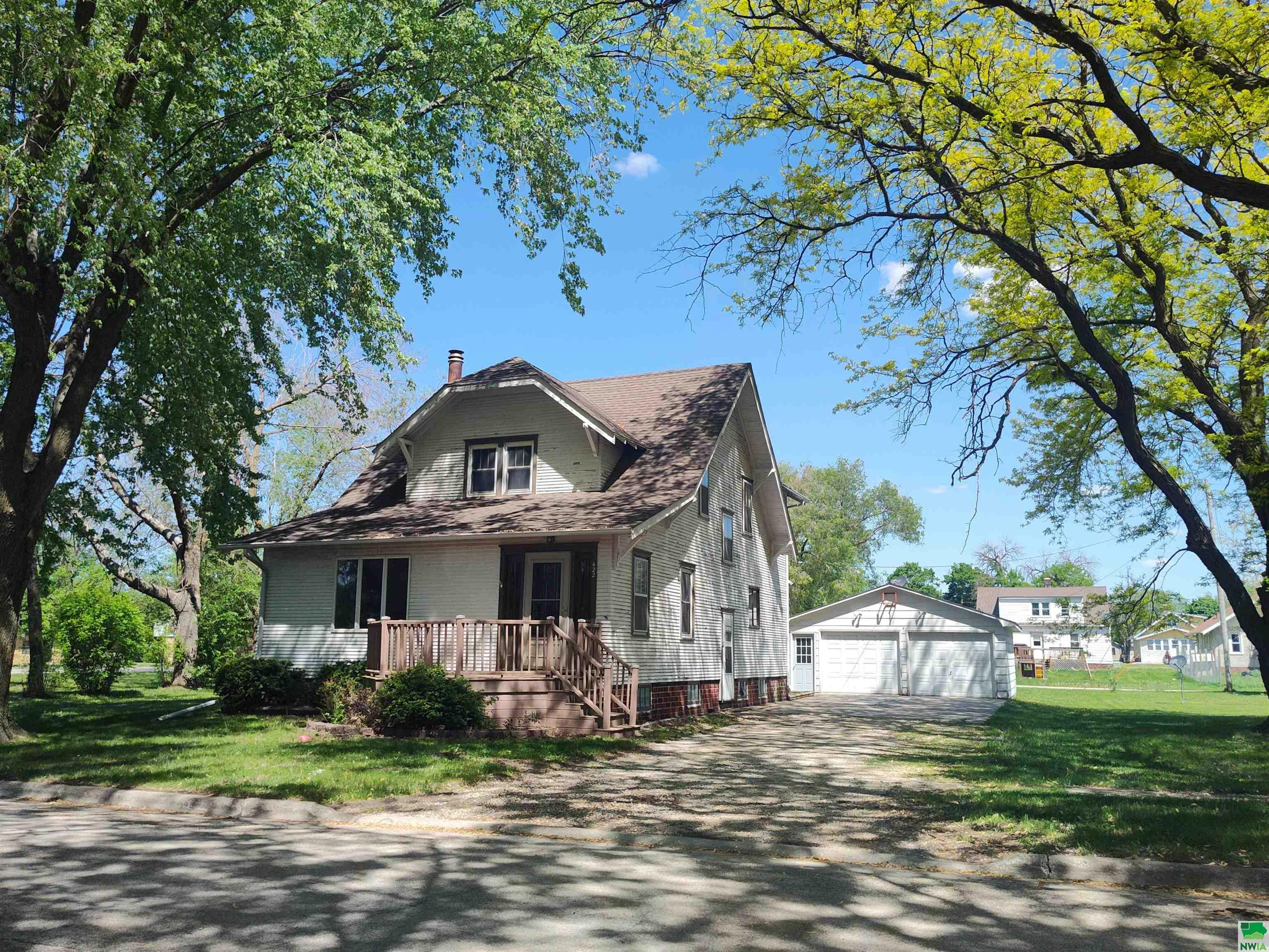 Property Photo: 422 Vine IA 50510