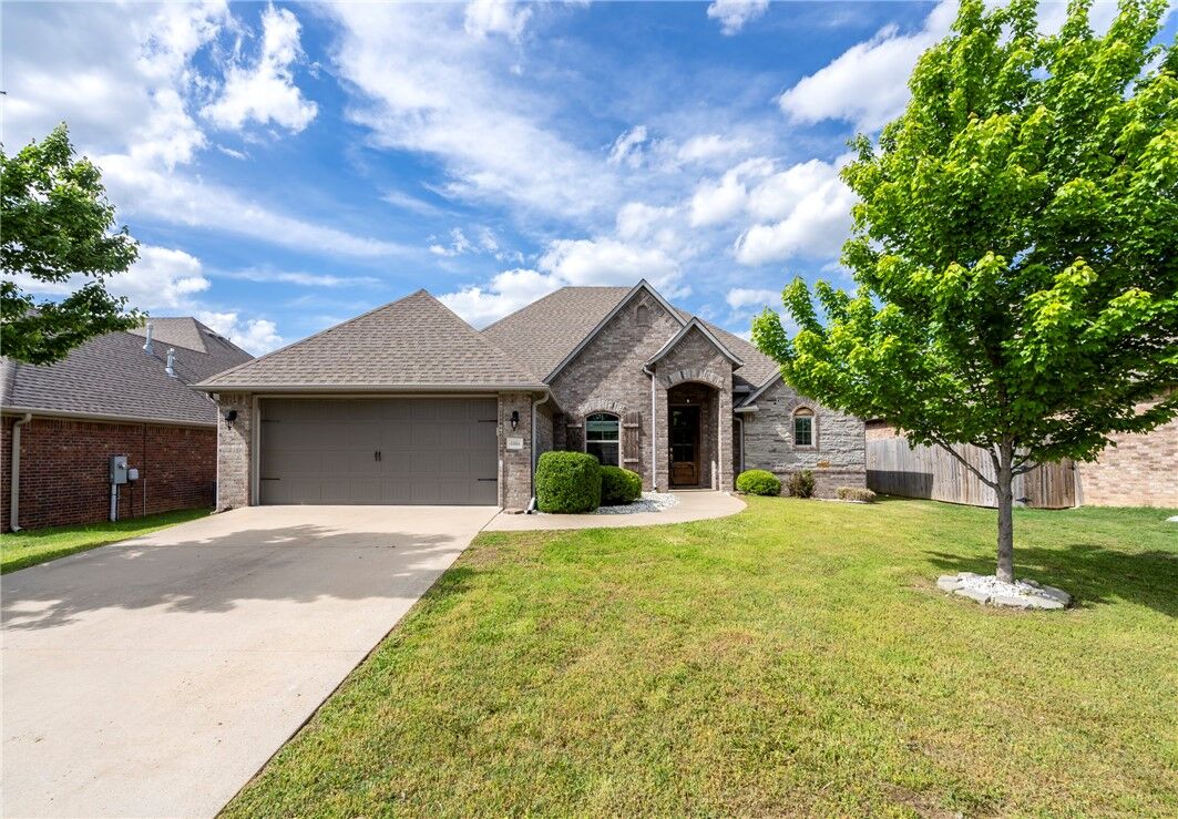 Property Photo:  4004 Roundstone Boulevard  AR 72713 