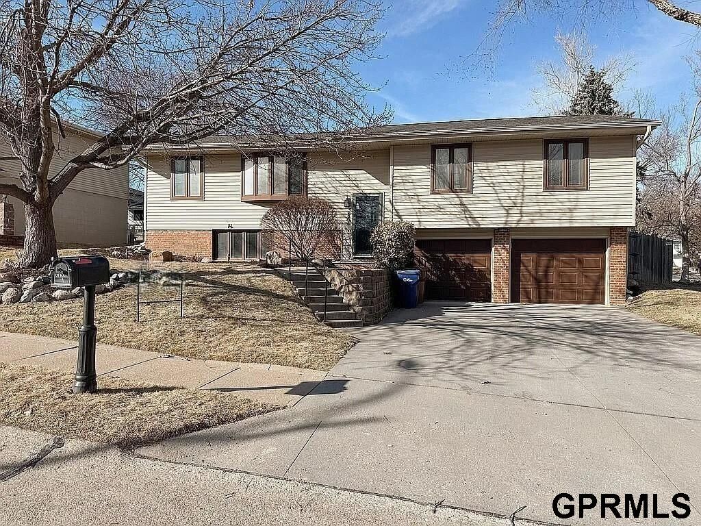 Property Photo: 4906 Glenmorrie Drive NE 68157