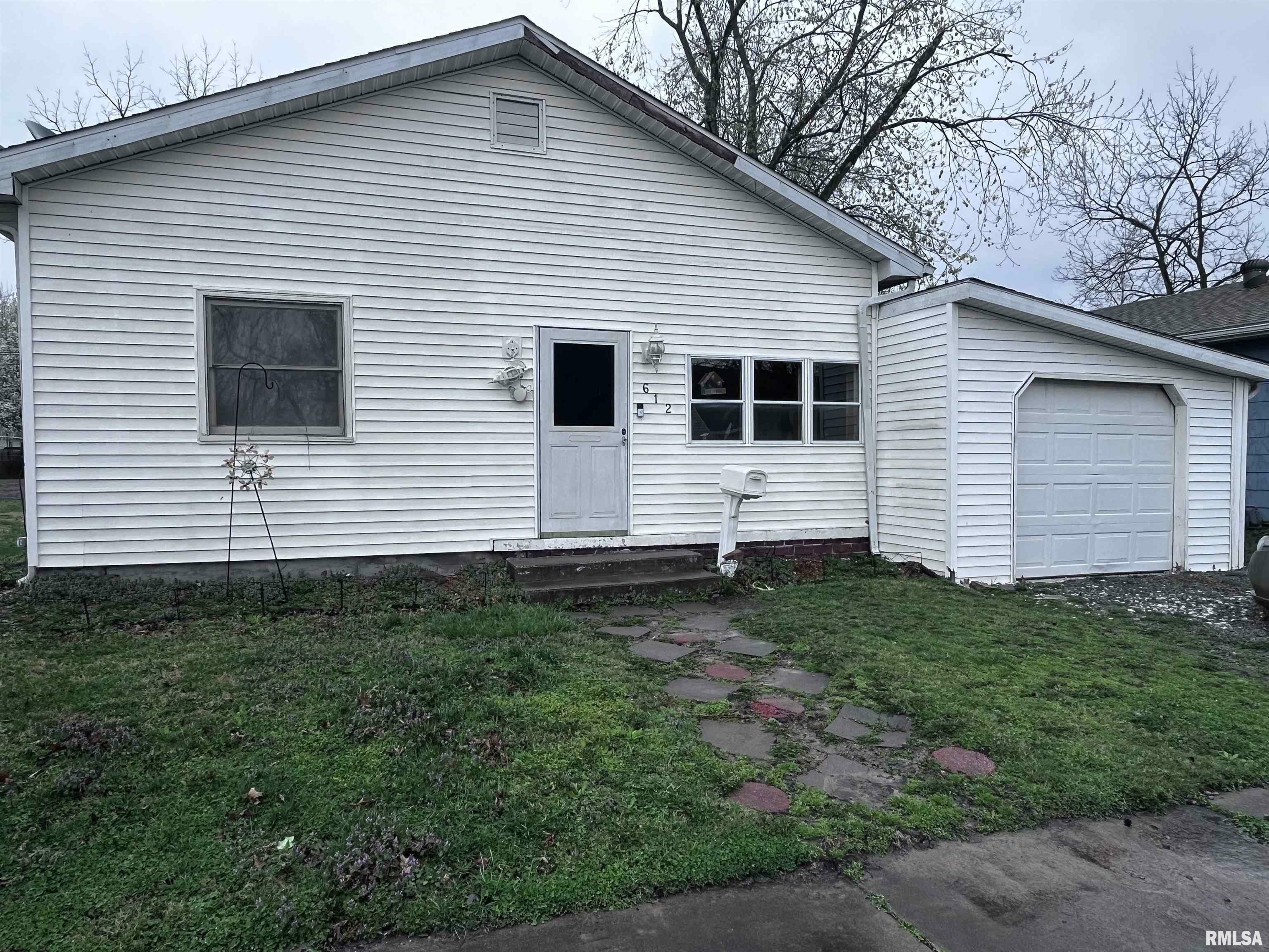 612 S 25th Street  Herrin IL 62948 photo