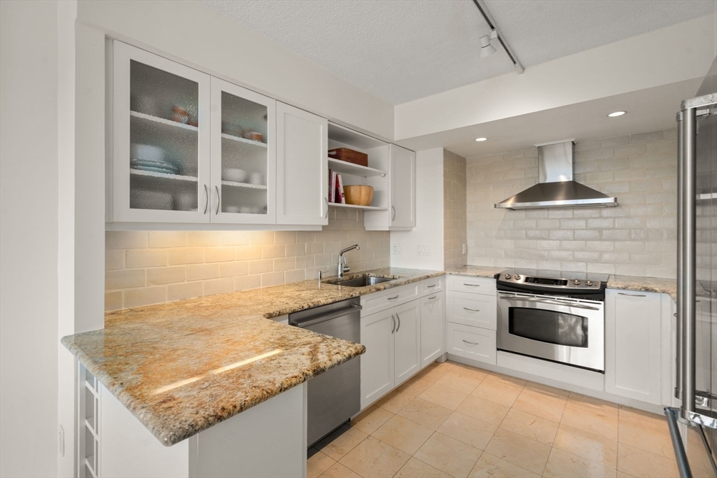 Property Photo:  250 Hammond Pond Parkway 1510S  MA 02467 