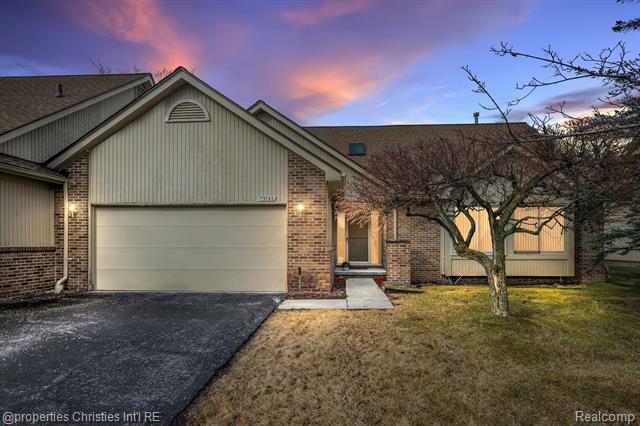 Property Photo:  29268 Wyndham Ct 5  MI 48334 