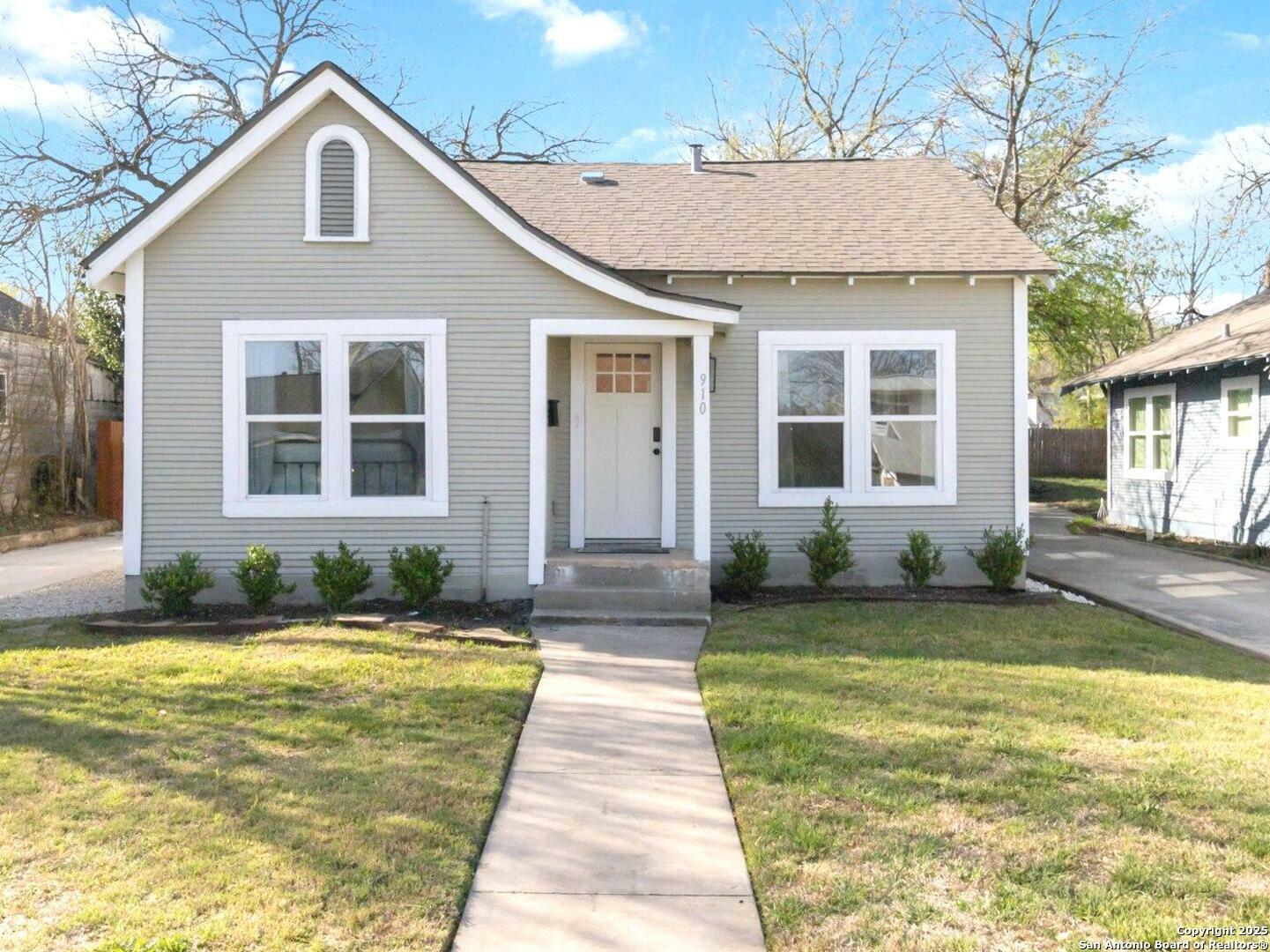 Property Photo: 910 Bailey Ave TX 78210
